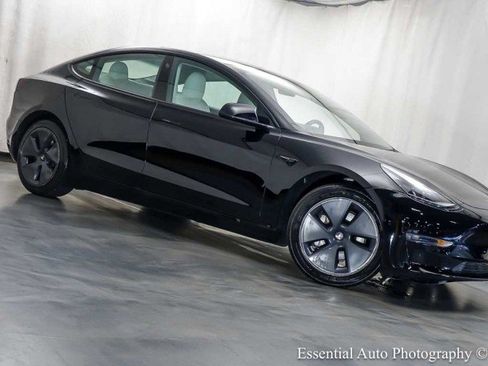 Used 2022 Tesla Model 3 RWD image 3