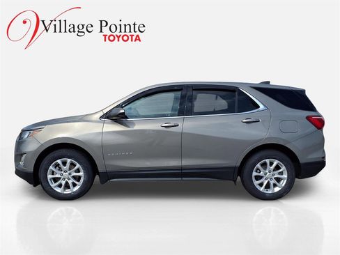 Used 2018 Chevrolet Equinox LT image 2