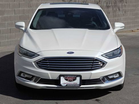 Used 2017 Ford Fusion SE w/ Fusion SE Technology Package image 4