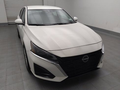 Used 2023 Nissan Altima 2.5 S FWD image 14