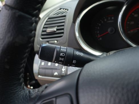Used 2011 Kia Sorento SX FWD image 32