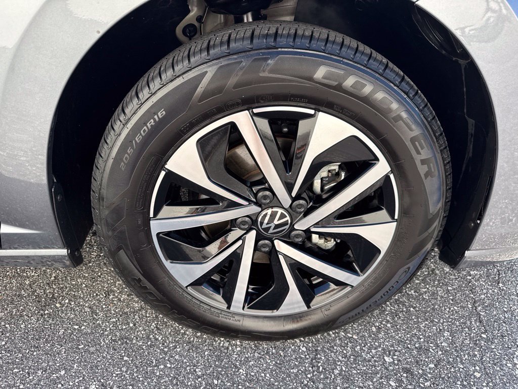 Certified 2025 Volkswagen Jetta S FWD image 9