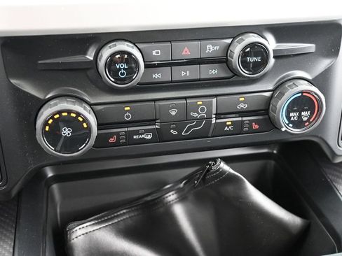 New 2026 Ford F250 XLT w/ XLT Premium Package AWD/4WD image 13