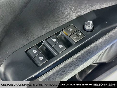Used 2019 Toyota Camry LE FWD image 17