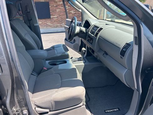 Used 2008 Nissan Frontier SE w/ SE Value Truck Pkg AWD/4WD image 12