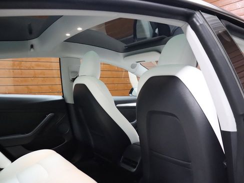 Used 2022 Tesla Model 3 Long Range image 28