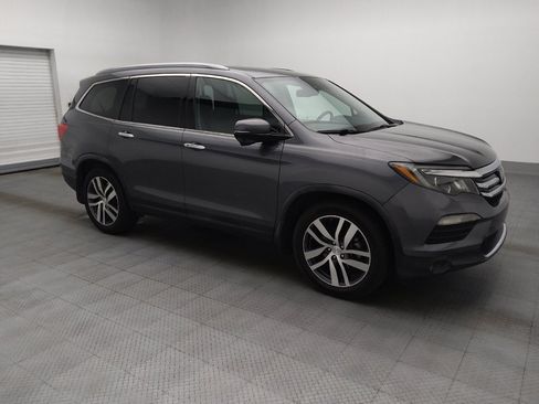 Used 2017 Honda Pilot Touring image 11