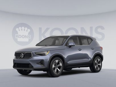 Used 2023 Volvo XC40 B5 Plus w/ Climate Package