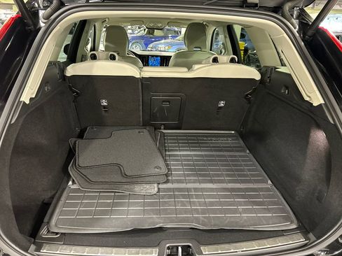 Certified 2023 Volvo XC60 B5 Plus image 25