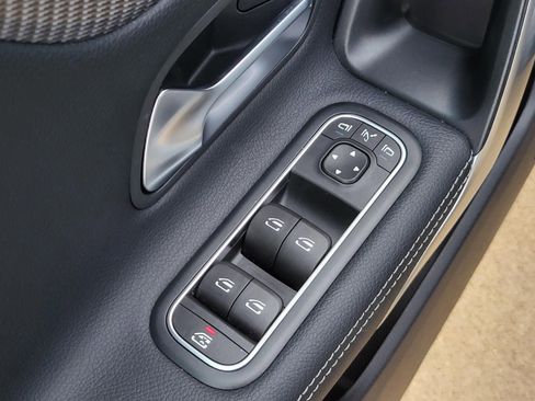 Used 2024 Mercedes-Benz CLA 250 4MATIC image 23