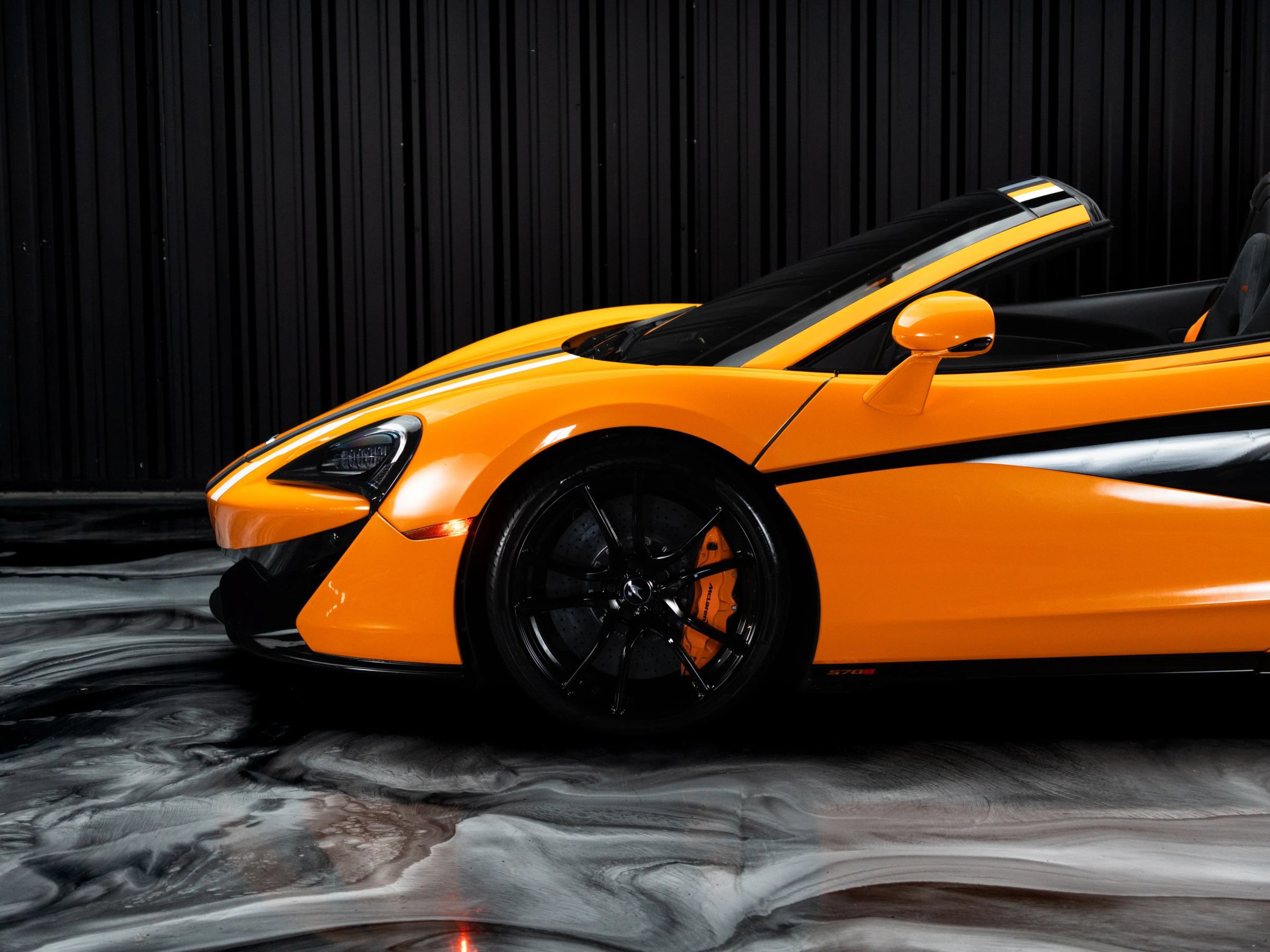 Used 2019 McLaren 570S Spider RWD image 4