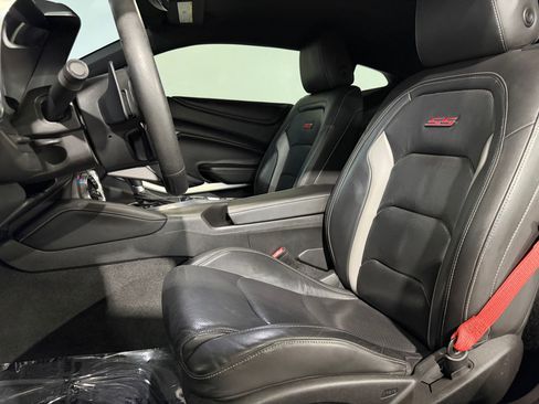 Used 2016 Chevrolet Camaro SS RWD image 34
