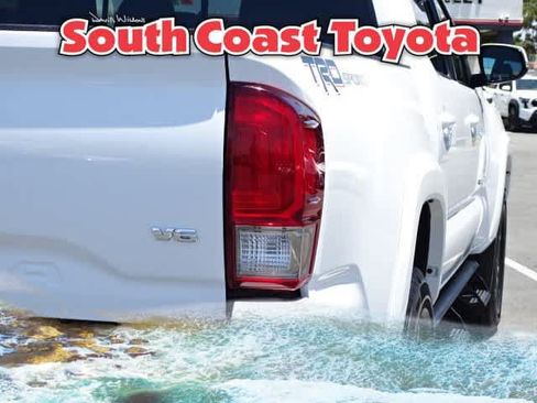Used 2017 Toyota Tacoma TRD Sport RWD image 12