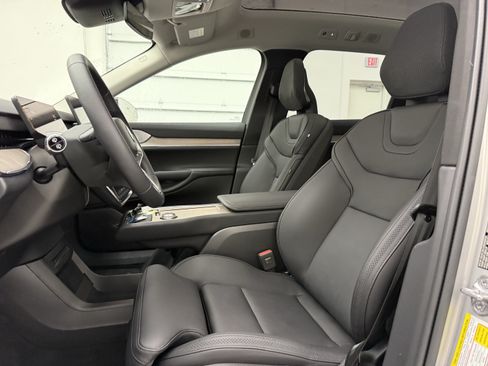 Certified 2025 Volvo EX90 Ultra AWD/4WD image 13
