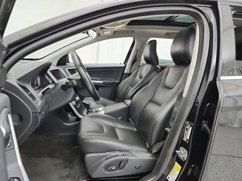 Used 2015 Volvo XC60 T5 Platinum w/ Protection Package AWD/4WD image 29