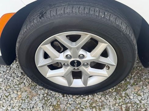 Used 2024 Kia Soul LX w/ Option Group 015 image 12