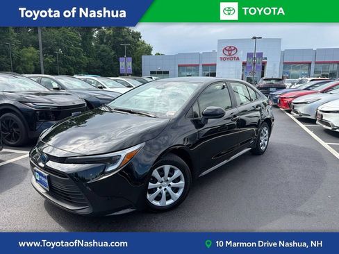 Certified 2024 Toyota Corolla LE AWD/4WD image 1