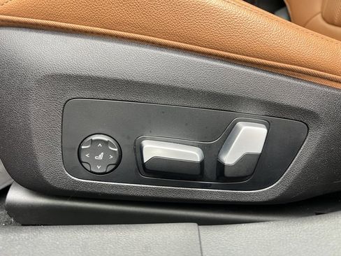 Used 2022 BMW 330i xDrive Sedan w/ Driving Assistance Package image 21