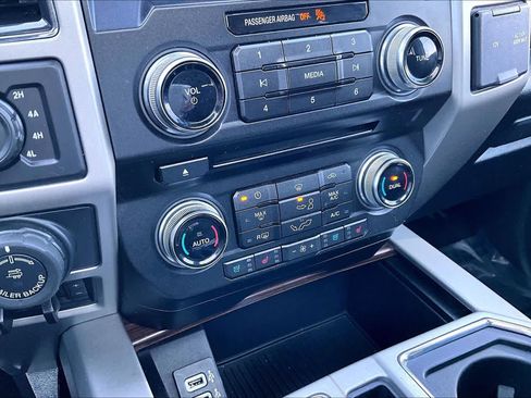 Used 2017 Ford F150 Lariat w/ Equipment Group 502A Luxury image 36