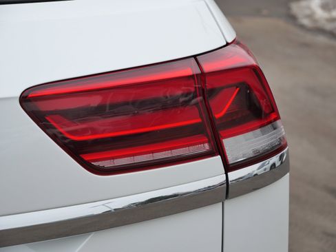 Certified 2023 Volkswagen Atlas Cross Sport SEL Premium R-Line image 17