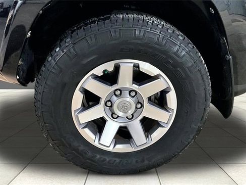 Used 2016 Toyota 4Runner Trail Premium image 9