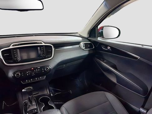 Used 2017 Kia Sorento FWD w/ LX Convenience Package image 23