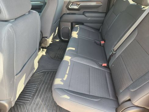 Used 2025 Chevrolet Silverado 1500 LT RWD image 30