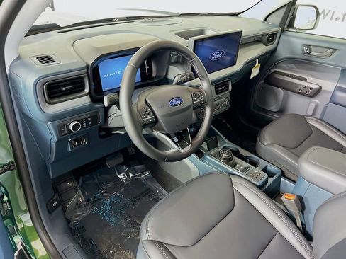 New 2025 Ford Maverick Lariat w/ Black Appearance Package image 3