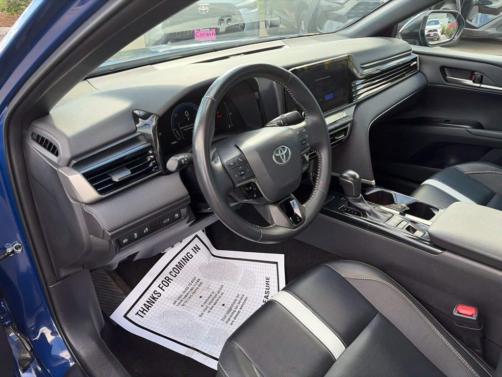 Used 2025 Toyota Camry SE FWD image 25