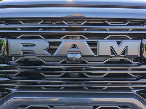 New 2026 RAM 2500 Laramie AWD/4WD image 12