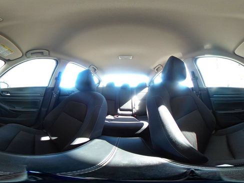 Used 2025 Nissan Altima 2.5 SV FWD image 42
