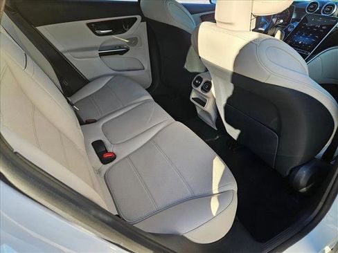 Used 2024 Mercedes-Benz GLC 300 4MATIC image 18