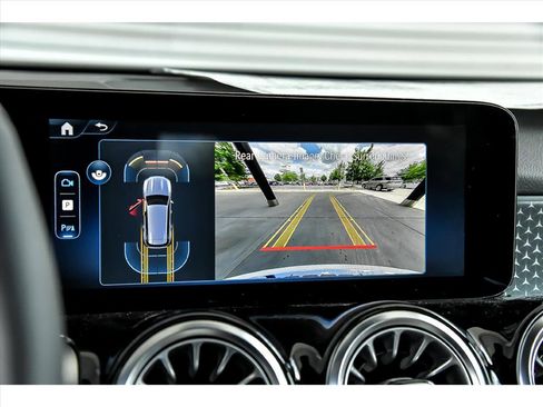 Certified 2025 Mercedes-Benz GLB 250 4MATIC image 20