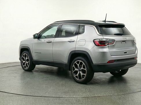 Used 2025 Jeep Compass Limited image 6
