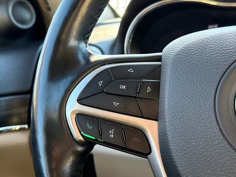 Used 2021 Jeep Grand Cherokee Limited w/ Luxury Group II image 29