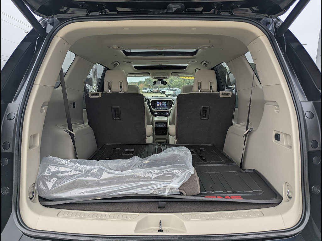 Used 2017 GMC Acadia Denali w/ Technology Package FWD image 22