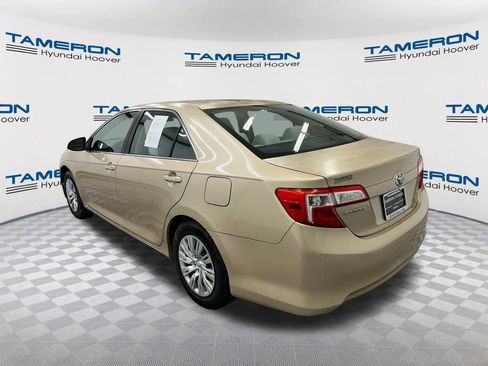 Used 2012 Toyota Camry LE FWD image 3