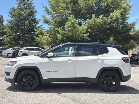 Used 2021 Jeep Compass Latitude FWD image 33