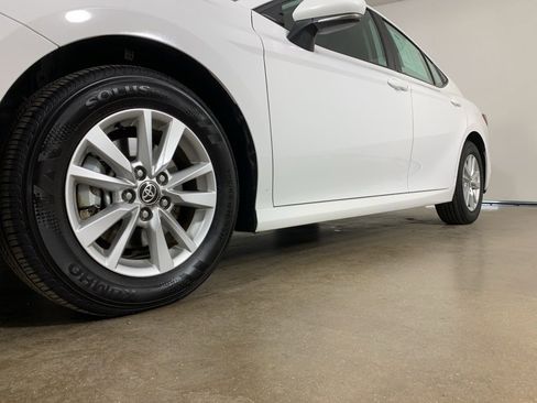 Used 2025 Toyota Camry LE image 2