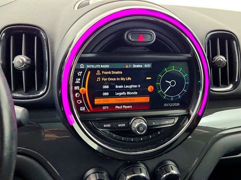 Used 2018 MINI Cooper Countryman with Technology & Premium Pack image 17