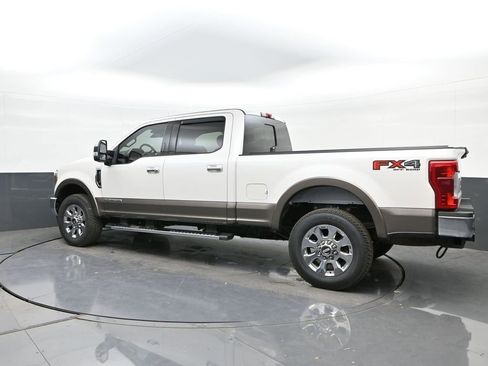 Used 2019 Ford F250 Lariat w/ Lariat Ultimate Package image 5