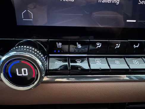 Certified 2025 GMC Canyon AT4 w/ Nightfall Edition AWD/4WD image 24