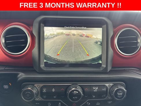 Used 2022 Jeep Wrangler Unlimited Rubicon w/ LED Lighting Group AWD/4WD image 18