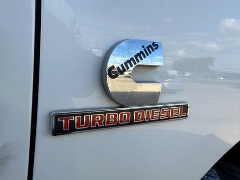 Used 2013 RAM 2500 Tradesman w/ Chrome Appearance Group image 11