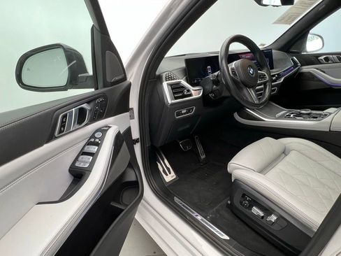 Certified 2023 BMW X7 xDrive40i w/ M Sport Package image 23