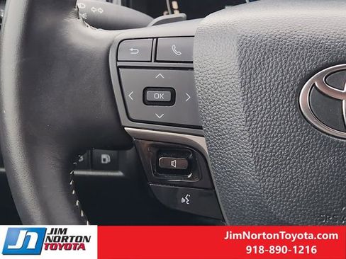 Used 2025 Toyota Camry SE image 29