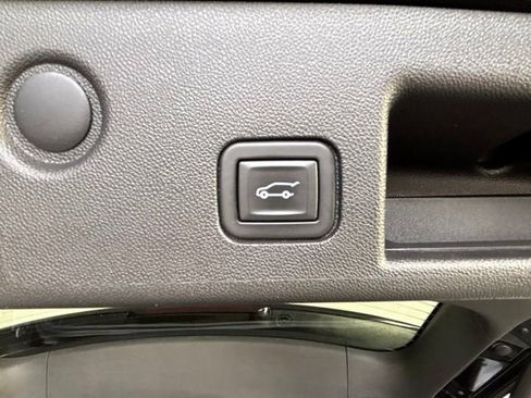 Used 2022 Chevrolet Equinox LT AWD/4WD image 26