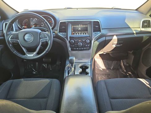 Used 2018 Jeep Grand Cherokee Laredo image 14