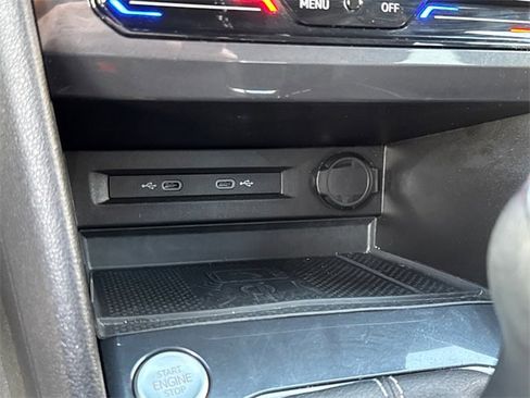 Certified 2022 Volkswagen Tiguan SE R-Line image 43