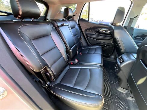 Used 2022 GMC Terrain AT4 w/ Infotainment Package II image 16